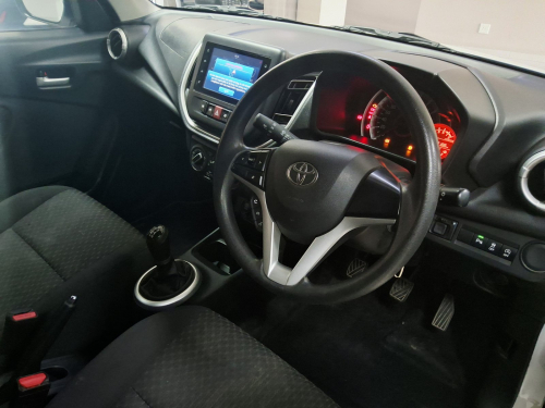 Toyota Vitz 1.0 XR in Namibia