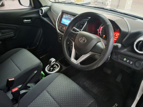 Toyota VITZ 1.0 XR A/T in Namibia