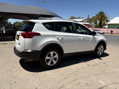Toyota RAV 4 2.2D GX 4X4 in Namibia