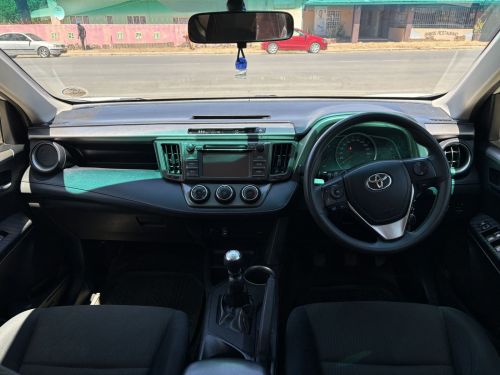 Toyota RAV 4 2.2D GX 4X4 in Namibia