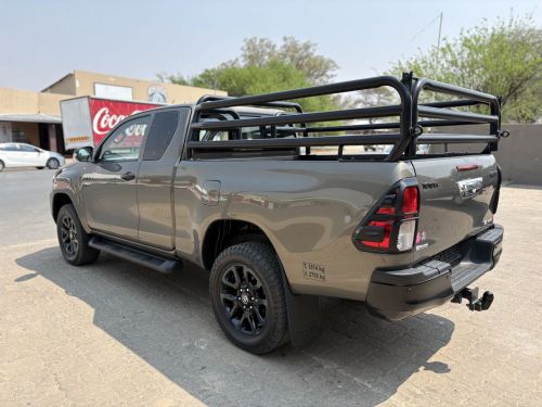 Toyota Hilux  2.4 GD-6 M/T E/C in Namibia