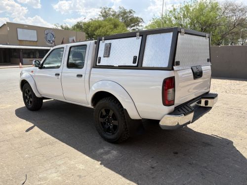 Nissan NISSAN NP300 HARDBODY 2.5 TDI 4X4 M/T in Namibia