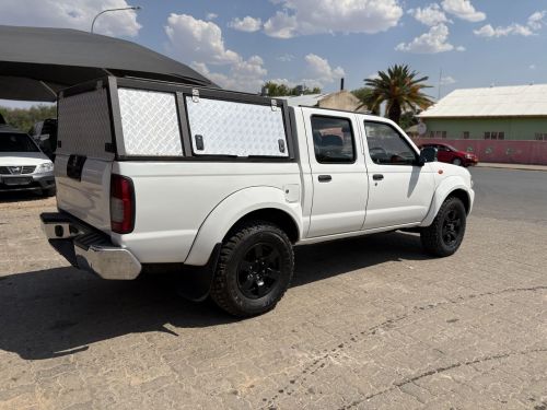 Nissan NISSAN NP300 HARDBODY 2.5 TDI 4X4 M/T in Namibia