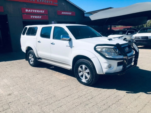 Pre-owned Toyota 2010 TOYOTA HILUX 3.0 D4D 4X4 for sale in 