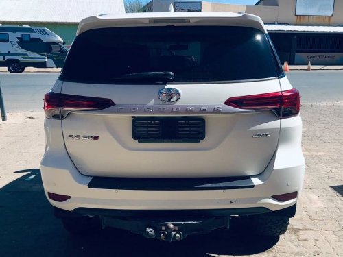 Toyota TOYOTA FORTUNER 2.4 GD-6 4X4 in Namibia