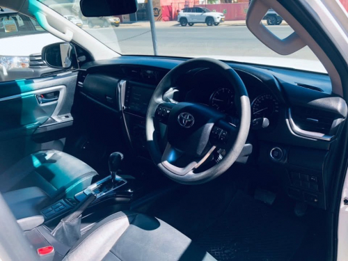 Toyota TOYOTA FORTUNER 2.4 GD-6 4X4 in Namibia
