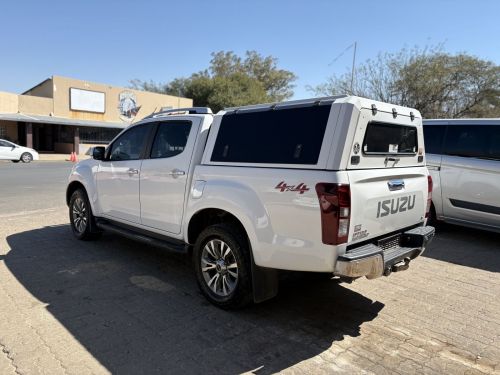 Isuzu ISUZU KB300 D-MAX 4X4 M/T D/C in Namibia