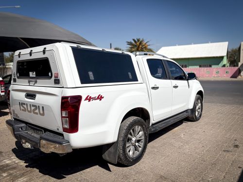 Isuzu ISUZU KB300 D-MAX 4X4 M/T D/C in Namibia
