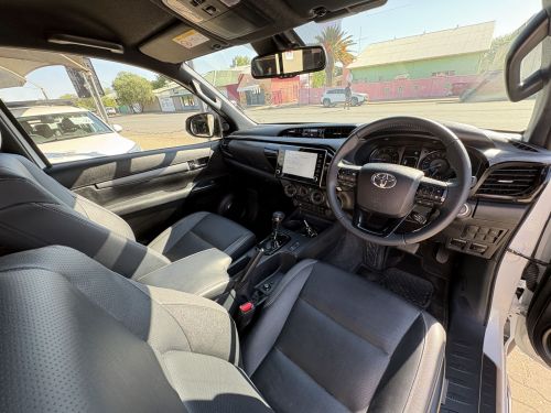 Toyota HILUX 2.8 LEGEND 4X4 A/T E/CAB in Namibia