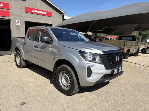 Nissan NISSAN NAVARA 4X4 2.5 SE M/T D/C in Namibia