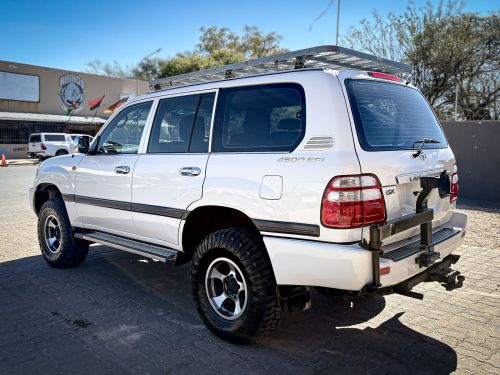 Toyota TOYOTA LAND CRUISER 4.5 EFI in Namibia