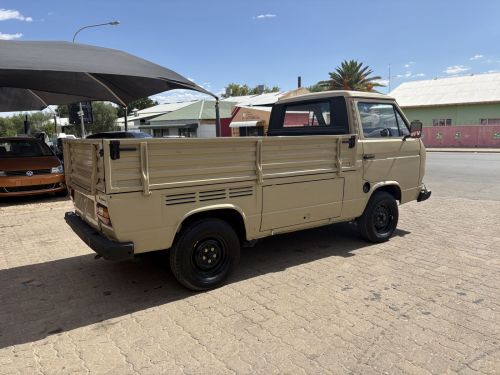 Volkswagen VOLKSWAGEN TRANSPORTER in Namibia