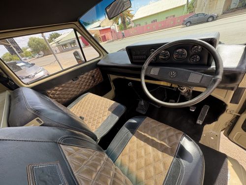 Volkswagen VOLKSWAGEN TRANSPORTER in Namibia