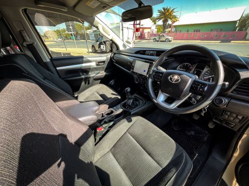 Toyota TOYOTA HILUX RAIDER 2.4 4X4 D/C M/T in Namibia