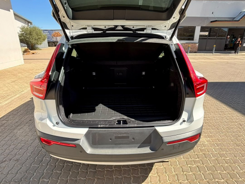 Volvo XC40 T4 Momentum (NO DEPOSIT) in Namibia