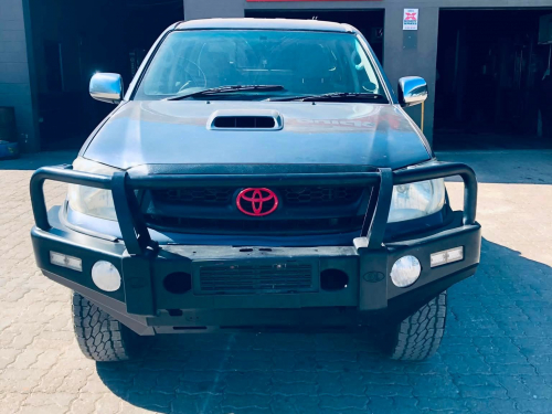 Toyota HILUX D4D 4X4 MT DC DIESEL in Namibia