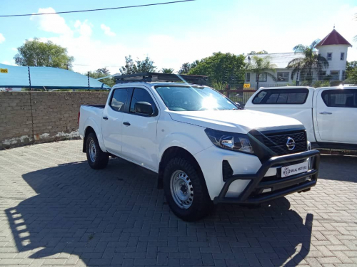 Nissan Navara 2.5 4x4 D/C in Namibia