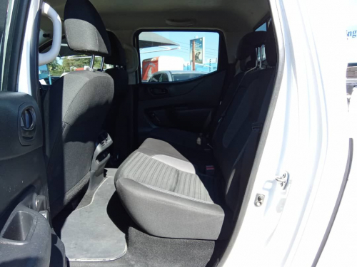 Nissan Navara 2.5 4x4 D/C in Namibia