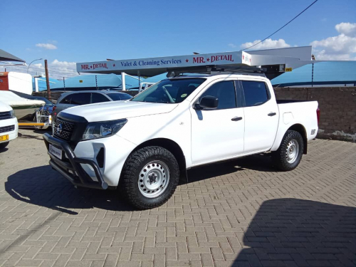 Nissan Navara 2.5 4x4 D/C in Namibia