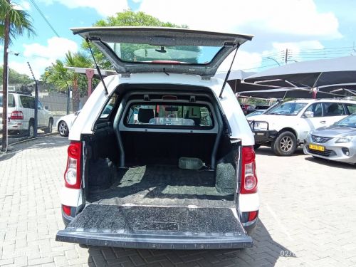 Nissan NP200 1.6 SE P/U S/C in Namibia