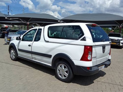 Nissan NP200 1.6 SE P/U S/C in Namibia