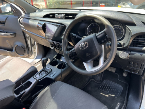 Toyota Hilux 2.4 GD6 SRX 4x4 in Namibia