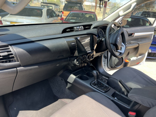 Toyota Hilux 2.4 GD6 SRX 4x4 in Namibia
