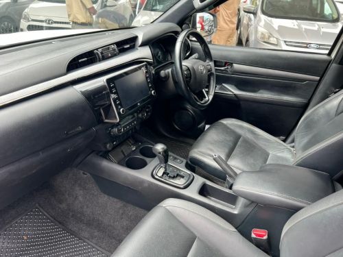 Toyota Hilux 2.8 GD-6 RB LEGEND in Namibia