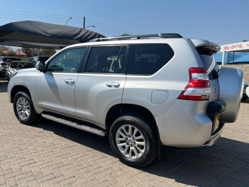 Toyota Prado VX 4.0 V6 A/T in Namibia