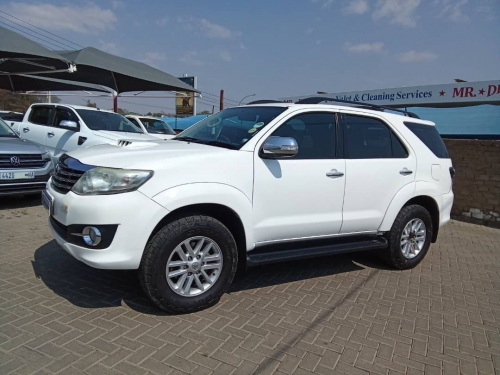 Toyota Fortuner 2.5 4x2 Manual in Namibia