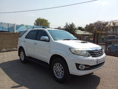 Toyota Fortuner 2.5 4x2 Manual in Namibia
