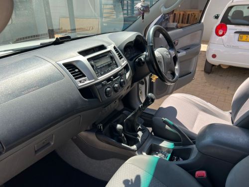 Toyota Hilux 2.5D-4D SRX 4x4 in Namibia