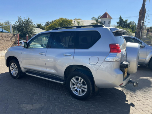 Toyota PRADO VX 4.0 V6 A/T in Namibia