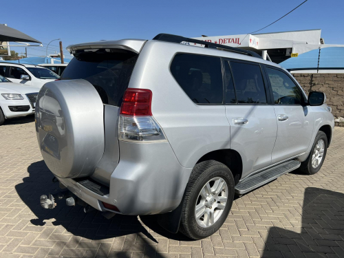 Toyota PRADO VX 4.0 V6 A/T in Namibia