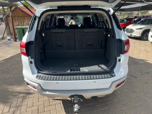 Ford Everest 2.2TDC XLT in Namibia