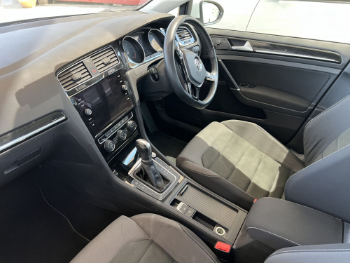 Volkswagen Golf 7.5 TSI1.4 DSG in Namibia