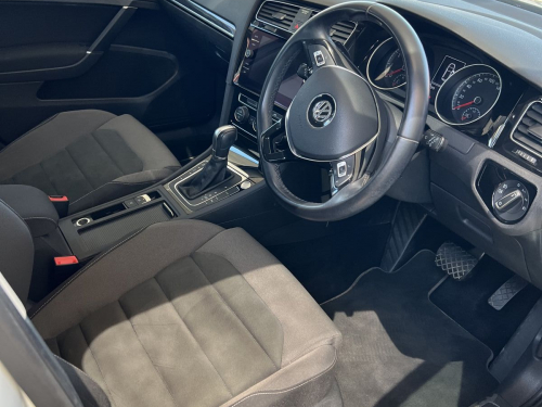 Volkswagen Golf 7.5 TSI1.4 DSG in Namibia