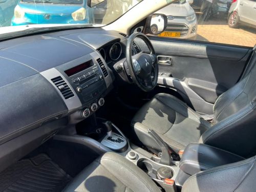 Mitsubishi Outlander 2.4 GLS A/T in Namibia