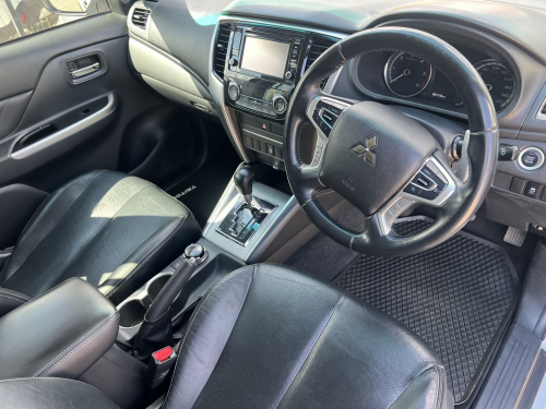Mitsubishi Triton 2.4 DI DC 4x4 in Namibia
