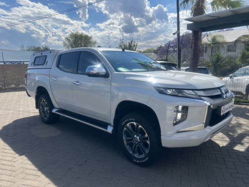 Pre-owned Mitsubishi Triton 2.4 DI DC 4x4 for sale in 