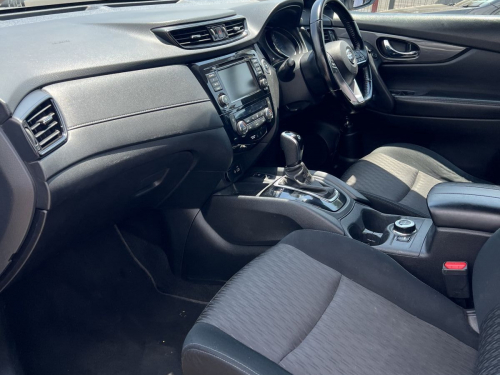 Nissan Xtrail 2.5 Acenta 4x4 CVT in Namibia