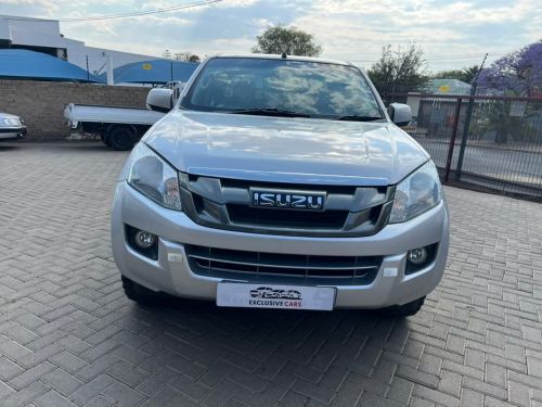 Isuzu KB 240I LE 4x4 P/U D/C in Namibia