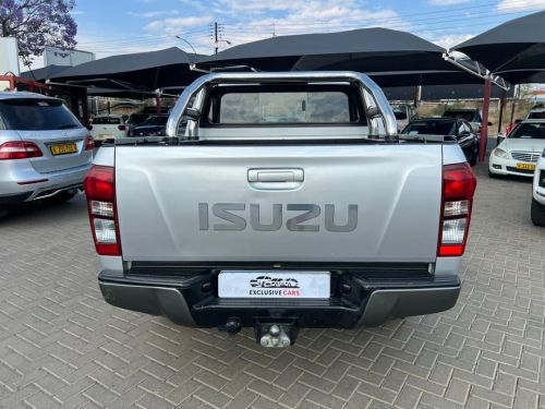 Isuzu KB 240I LE 4x4 P/U D/C in Namibia