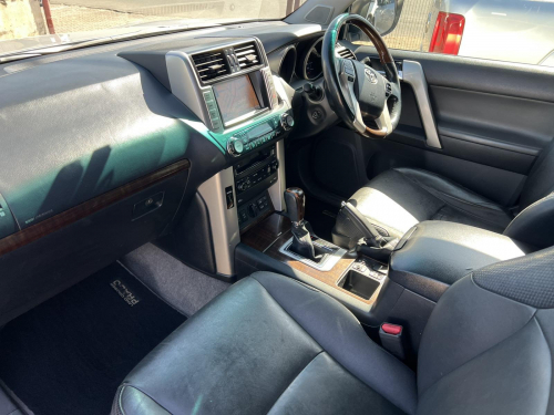 Toyota PRADO VX 4.0 V6 A/T in Namibia