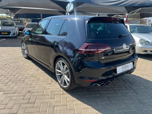 Volkswagen Golf Vii 2.0 Tsi R Dsg in Namibia