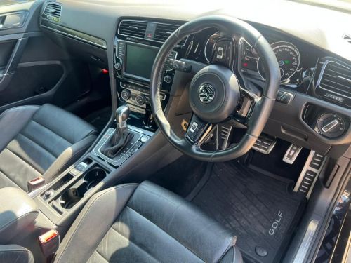 Volkswagen Golf Vii 2.0 Tsi R Dsg in Namibia