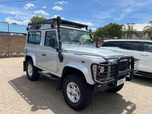Land Rover DEFENDER PUMA 90 SW in Namibia