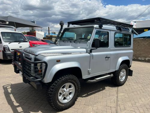 Land Rover DEFENDER PUMA 90 SW in Namibia