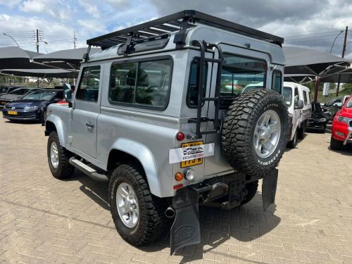 Land Rover DEFENDER PUMA 90 SW in Namibia