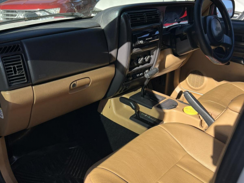 Jeep Cherokee Sport 4.0 A/T in Namibia